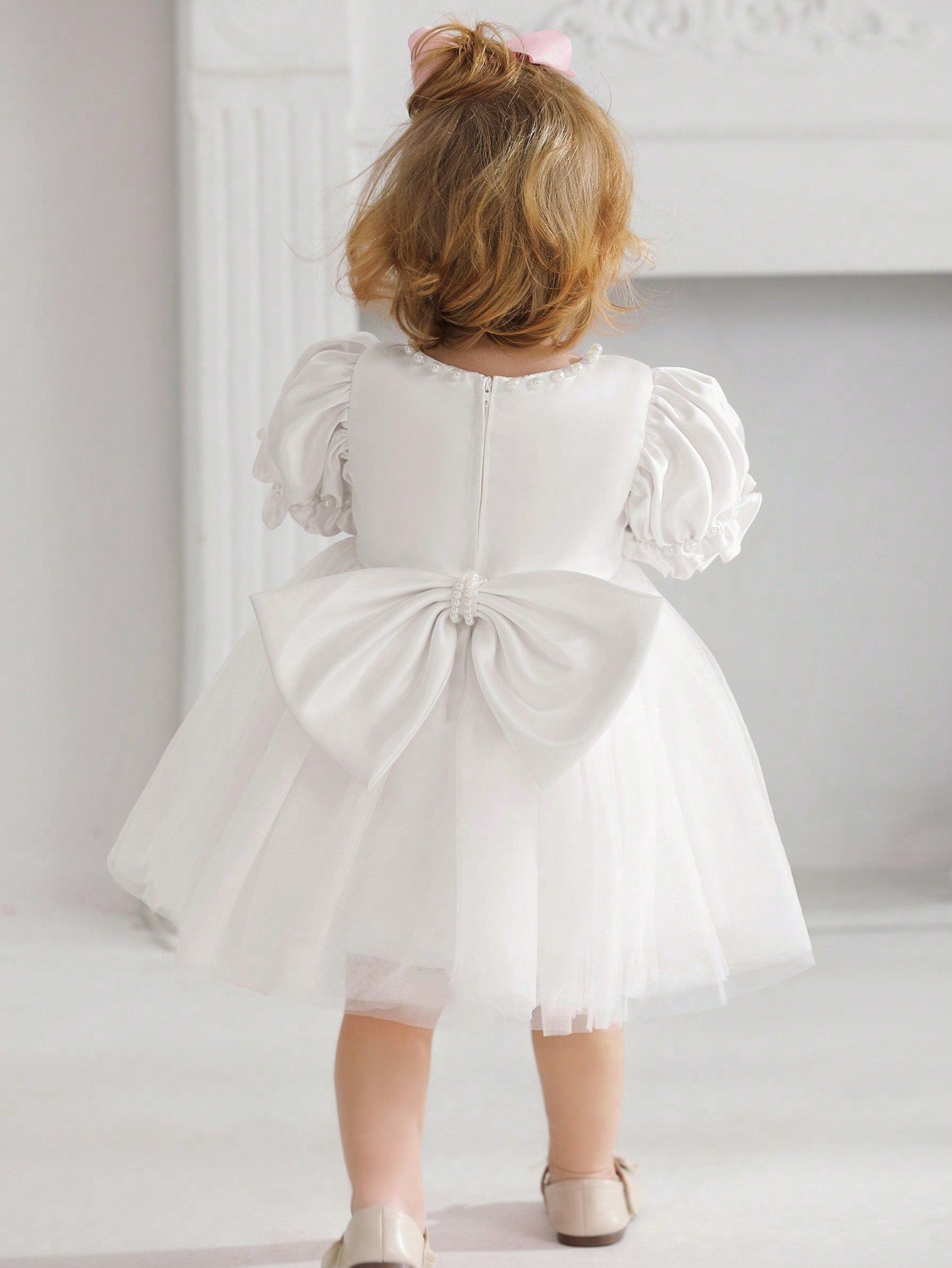 Rochie cu fundita din tiul