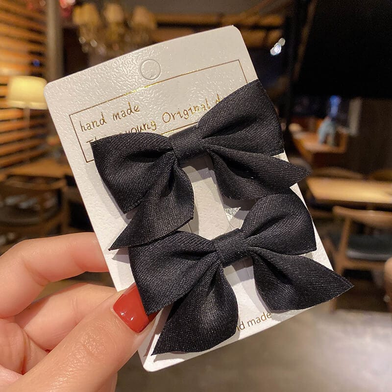 Doua fundite de prins parul pentru fetite