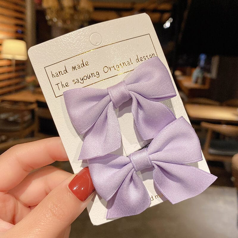 Doua fundite de prins parul pentru fetite