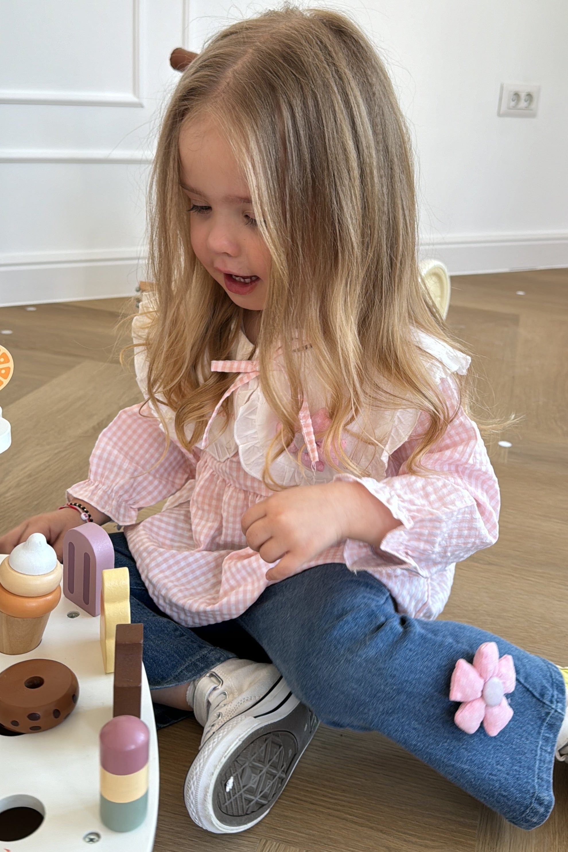 Compleu roz din 2 piese cu blugi evazati COSMINA