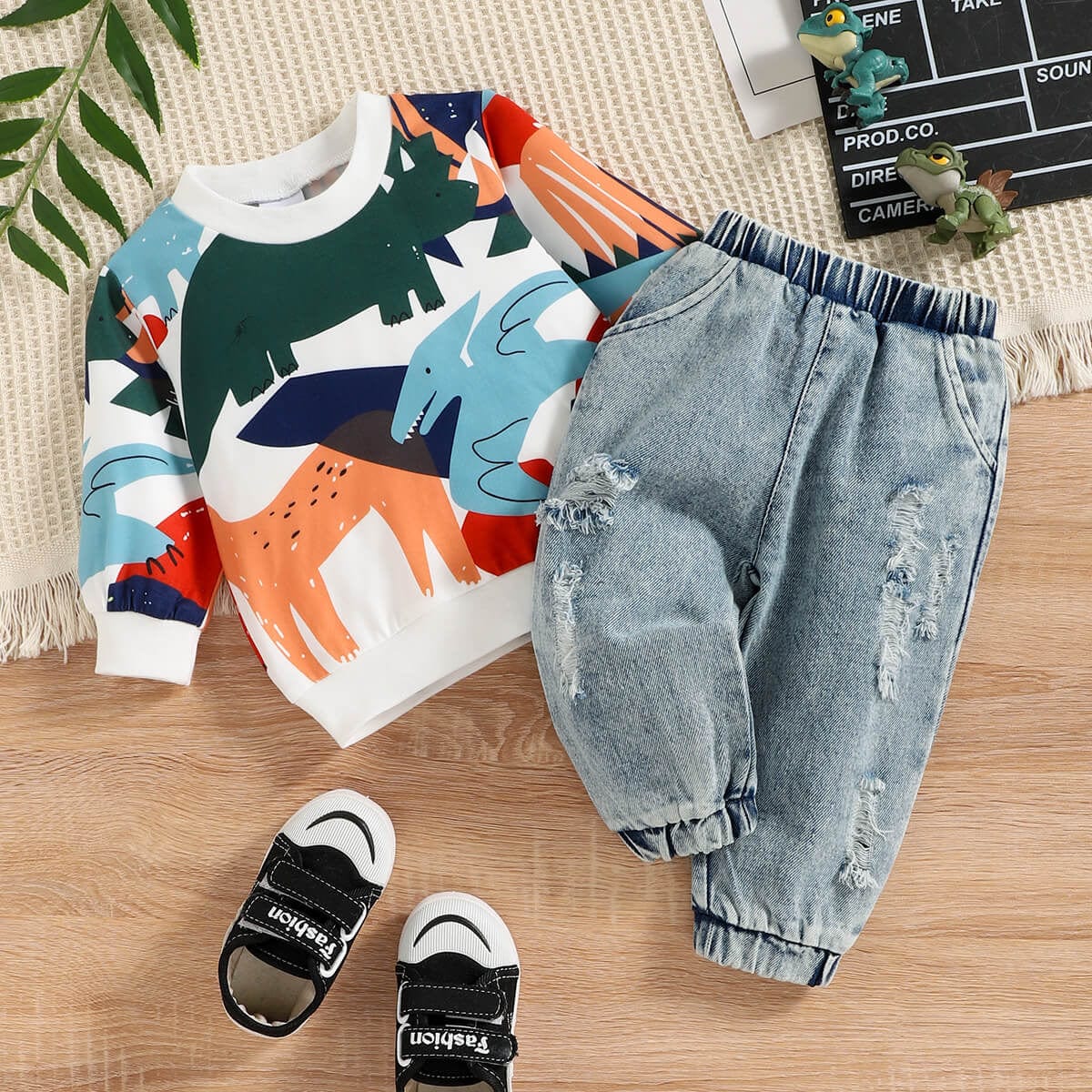 Compleu pentru bebe baiat cu imprimeu dinozauri