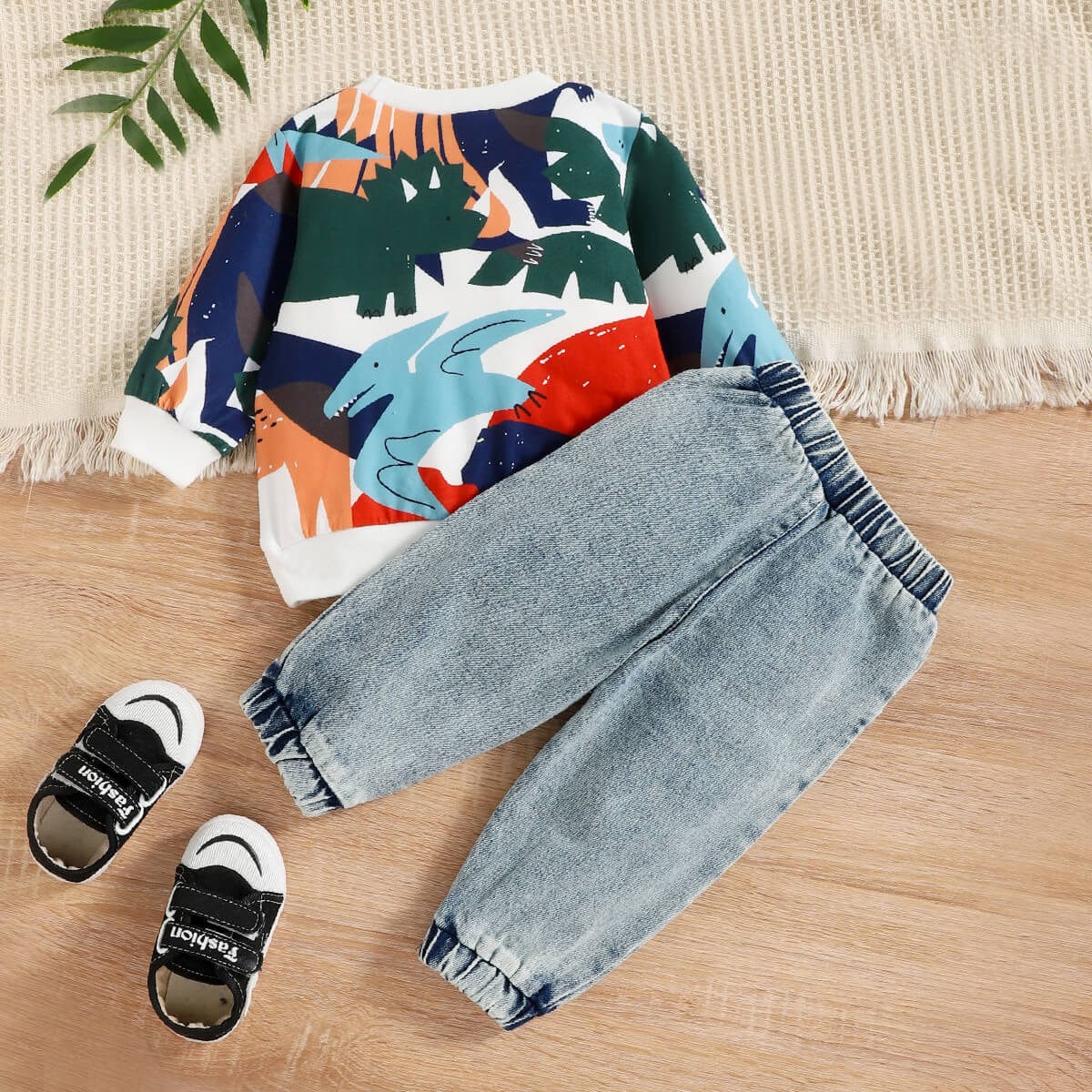 Compleu pentru bebe baiat cu imprimeu dinozauri