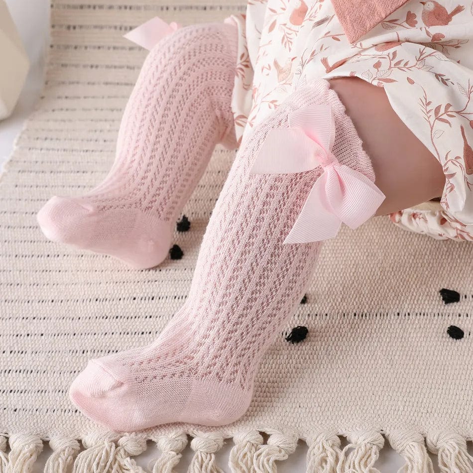 Sosete lungi cu fundita pentru bebeSosete lungi cu fundita pentru bebe