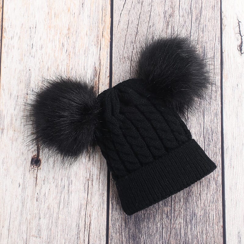 caciula bebe cu doua pompoane