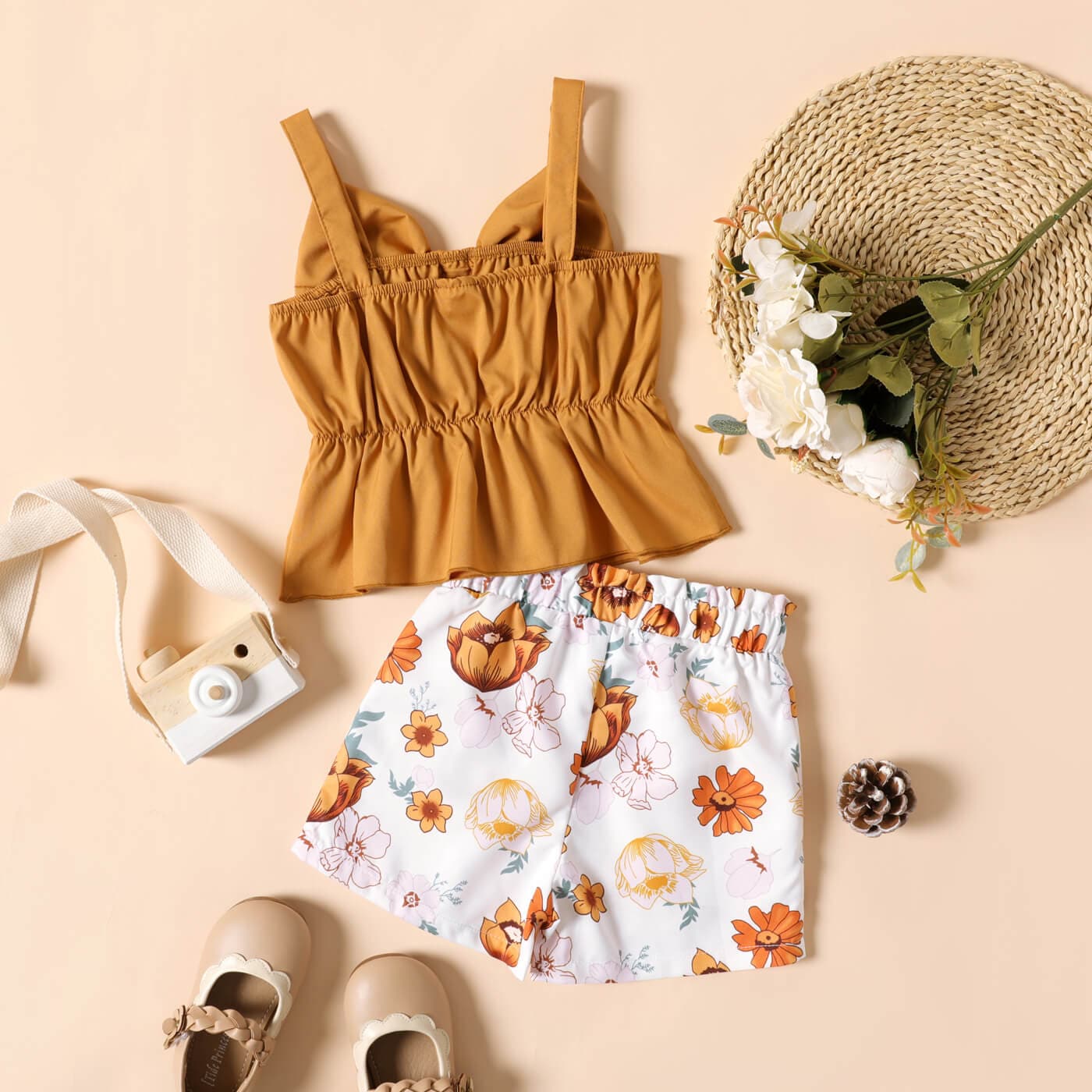 Compleu cu pantaloni scurti, top pentru fetite MARA