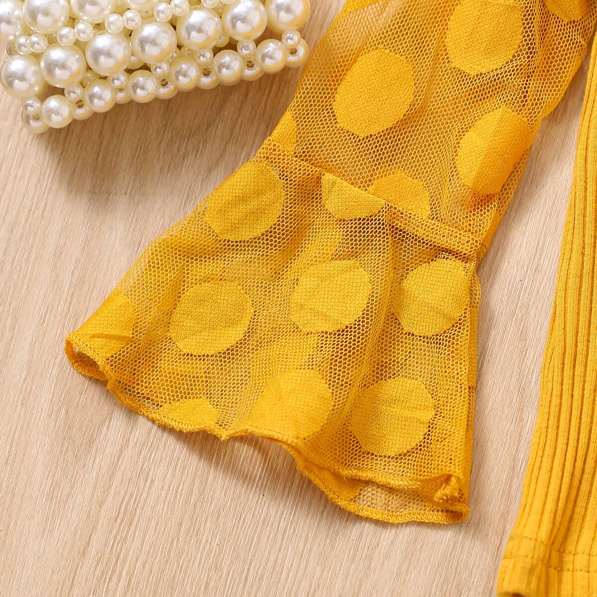 Compleu pentru fetite: jeans, bluza si curea