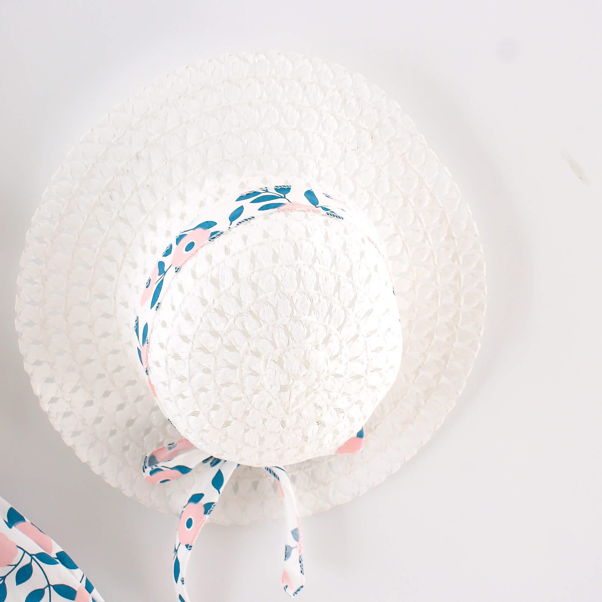 Rochita si palarie  AMELIA