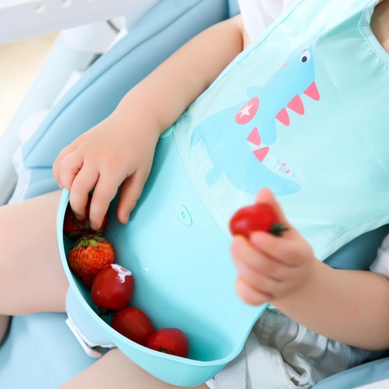 Bavetica din silicon pentru bebe