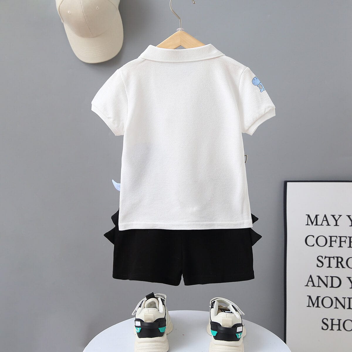 Compleul pentru baieti CASUAL-DINO