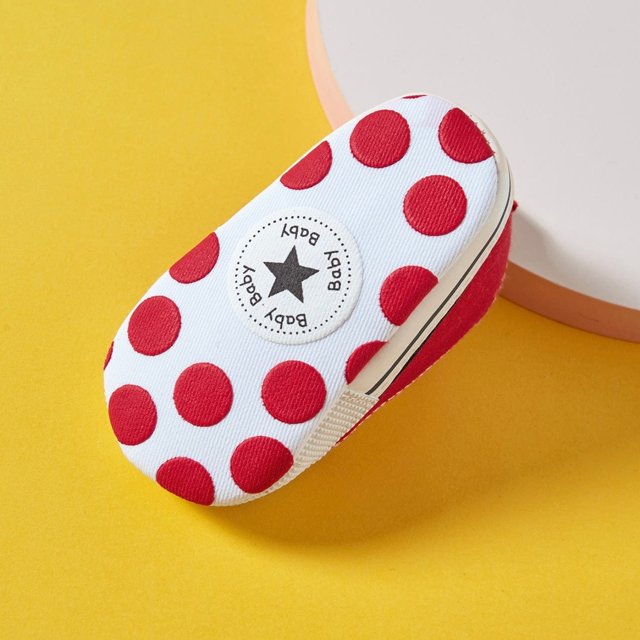 Tenisi imblaniti pentru bebelusi