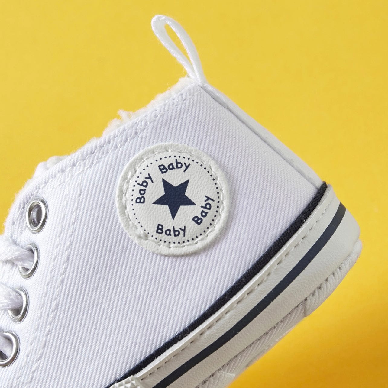 Tenisi imblaniti pentru bebelusi