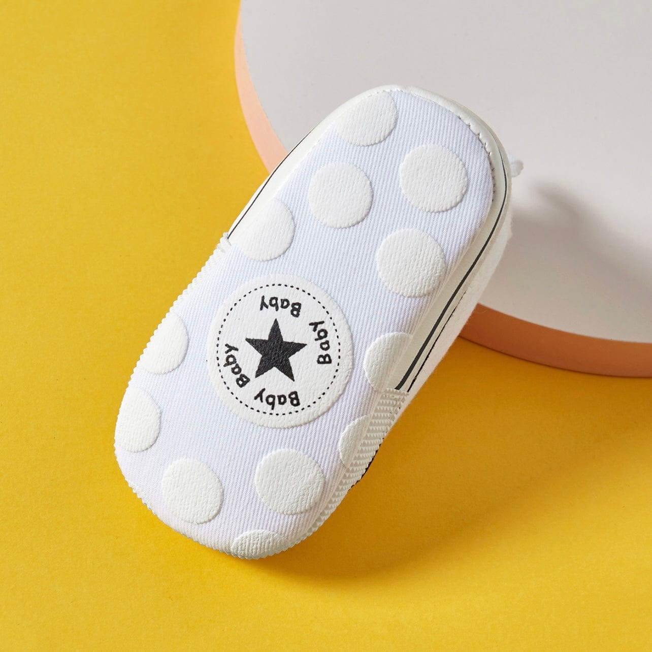 Tenisi imblaniti pentru bebelusi